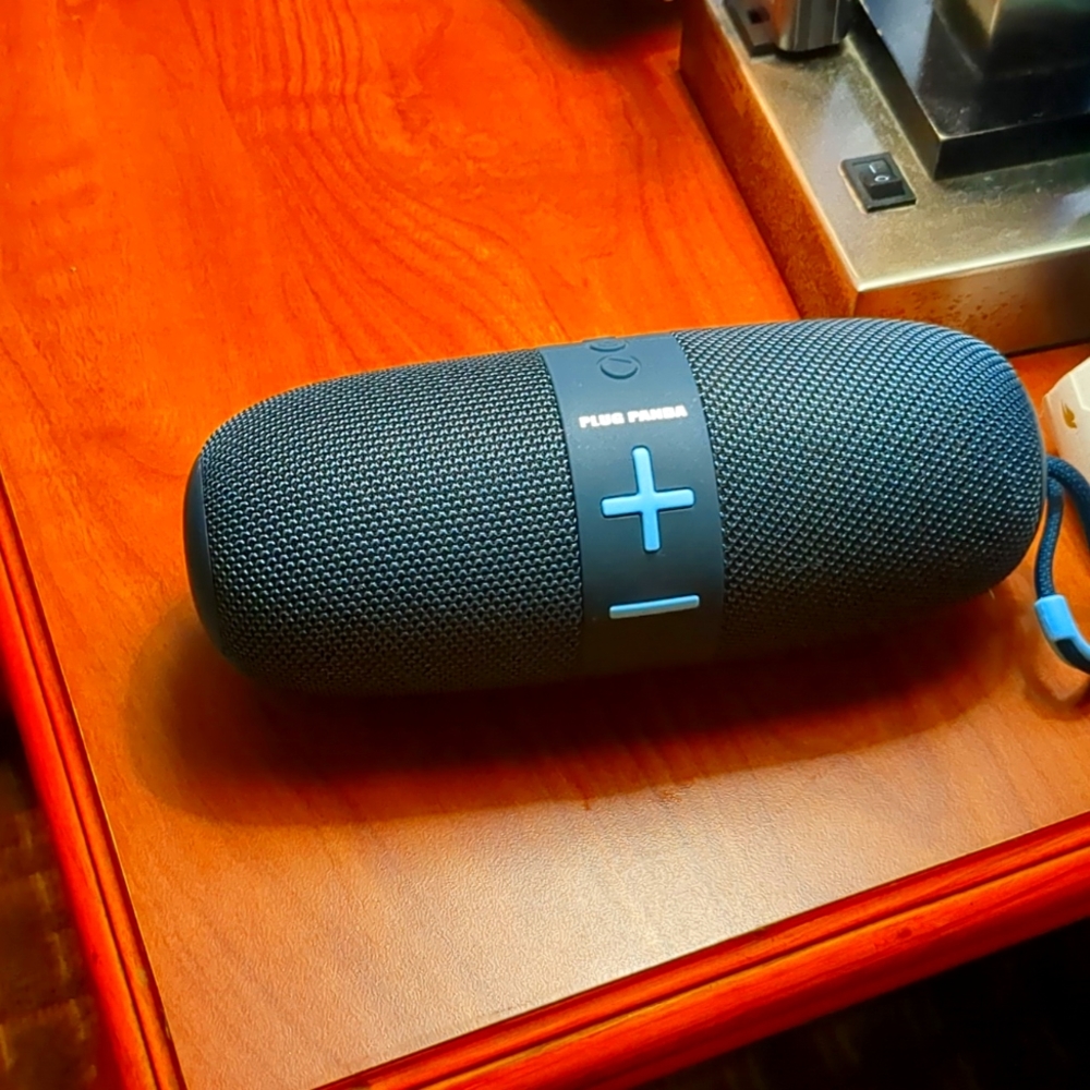 Speaker with music card